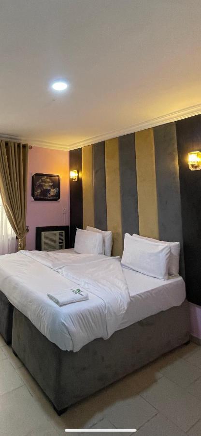 Alluring View Hotel - Allen Avenue Lagos Extérieur photo
