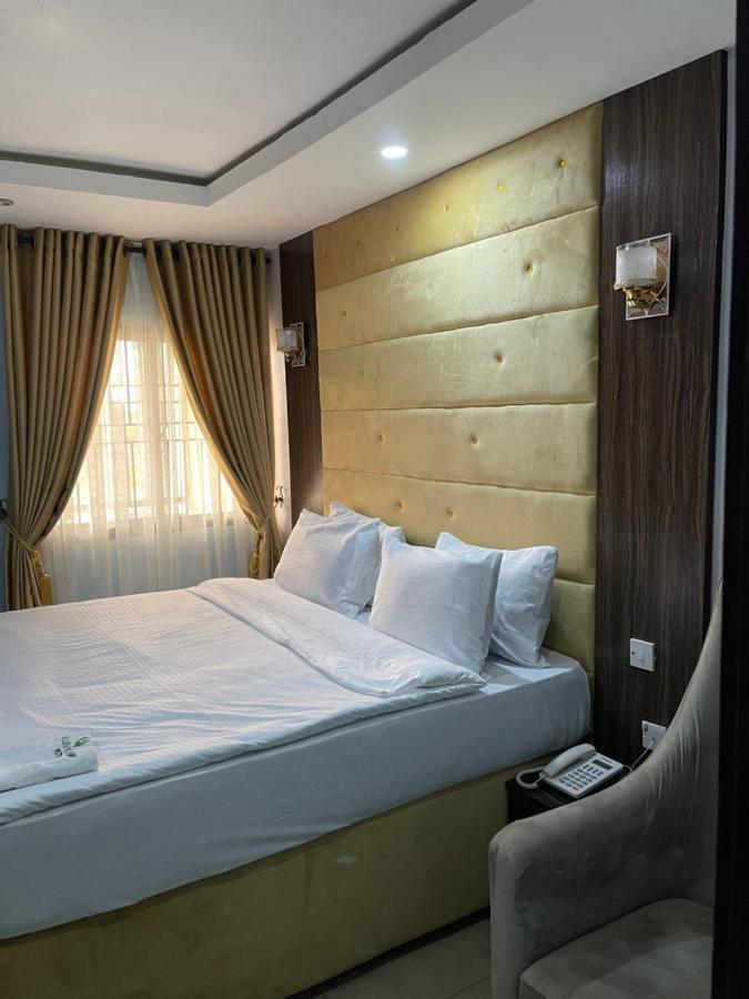 Alluring View Hotel - Allen Avenue Lagos Extérieur photo